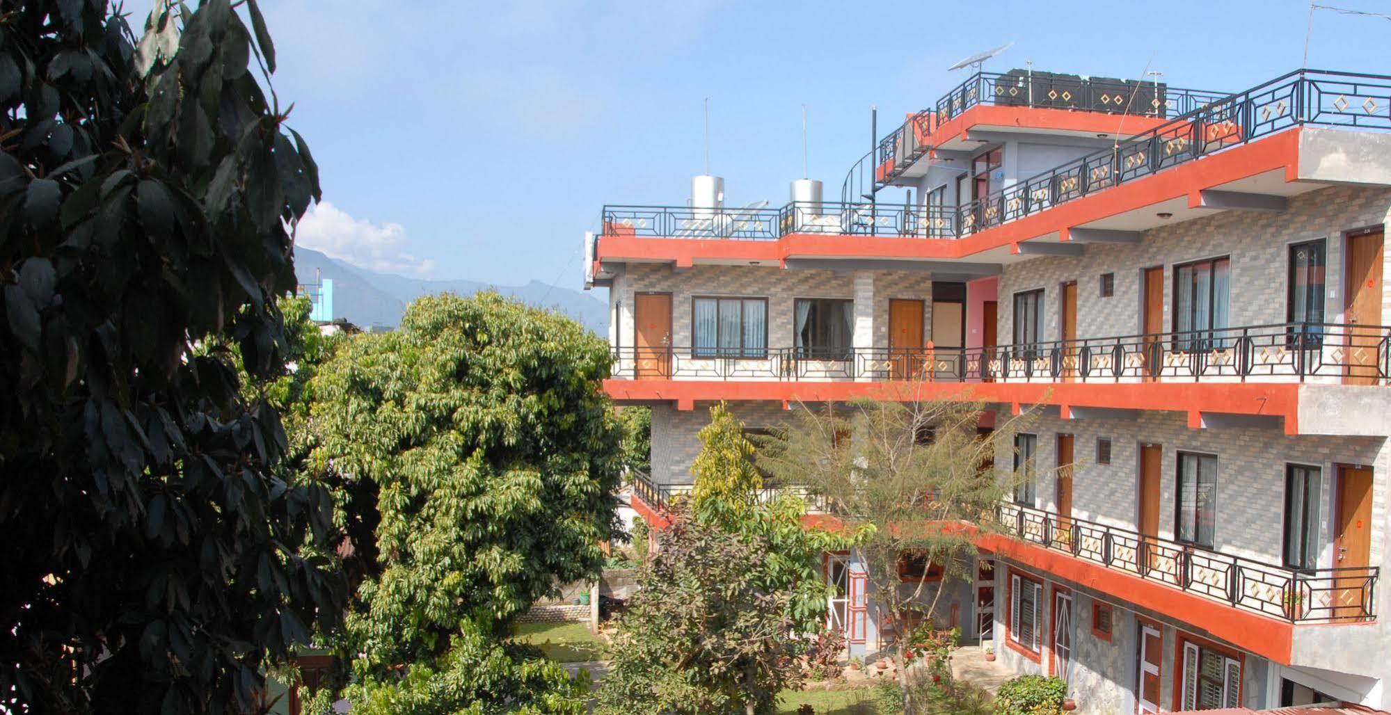 Hotel Glory Garden Pokhara Exterior foto