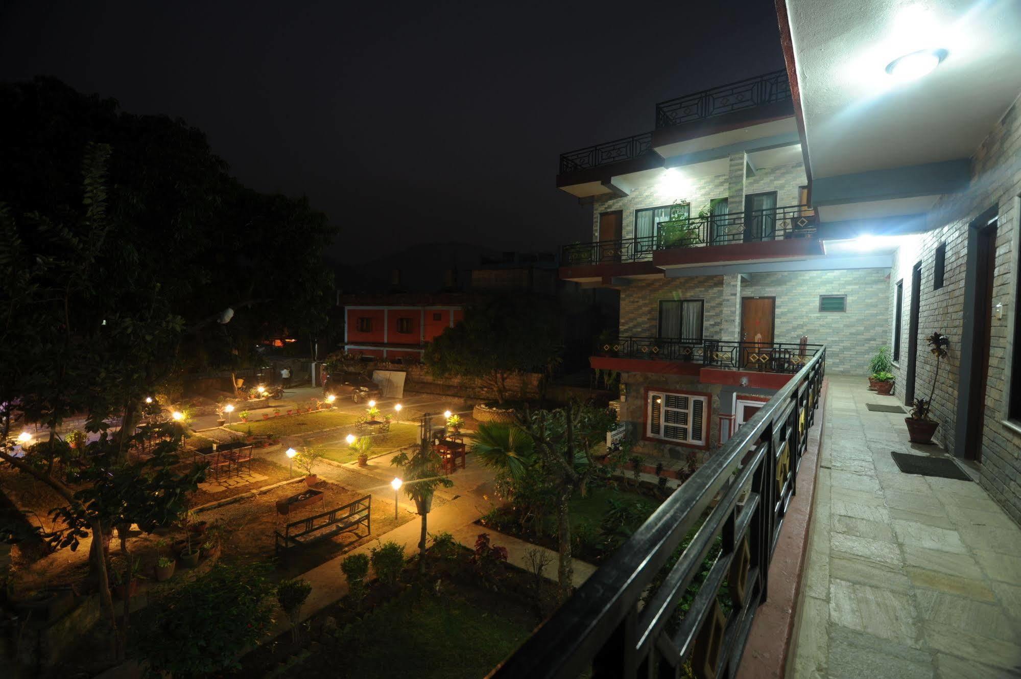 Hotel Glory Garden Pokhara Exterior foto